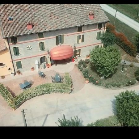 Agriturismo La Brezza Castelnovo di Sotto Esterno foto