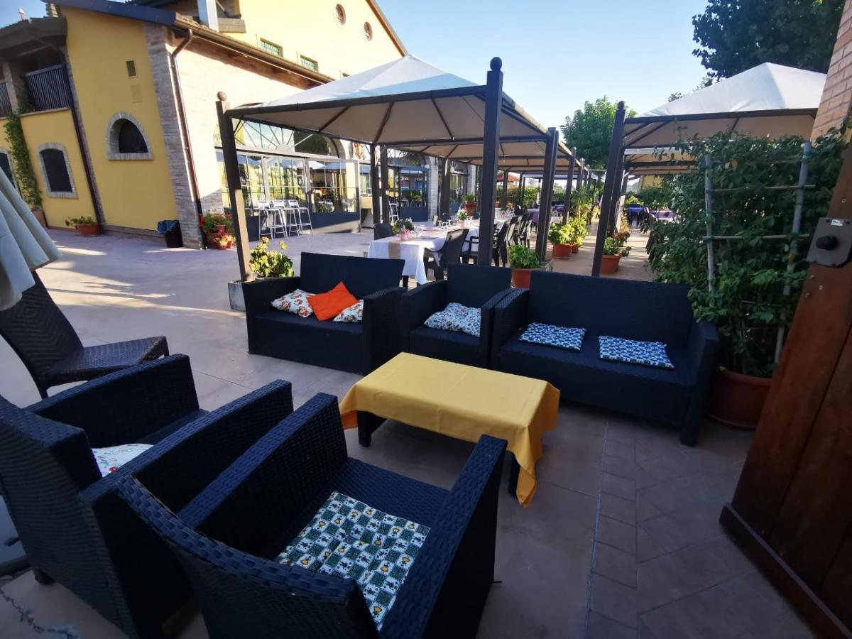Agriturismo La Brezza Castelnovo di Sotto Esterno foto