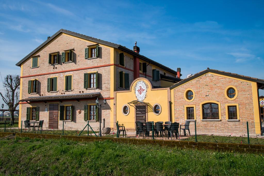Agriturismo La Brezza Castelnovo di Sotto Esterno foto