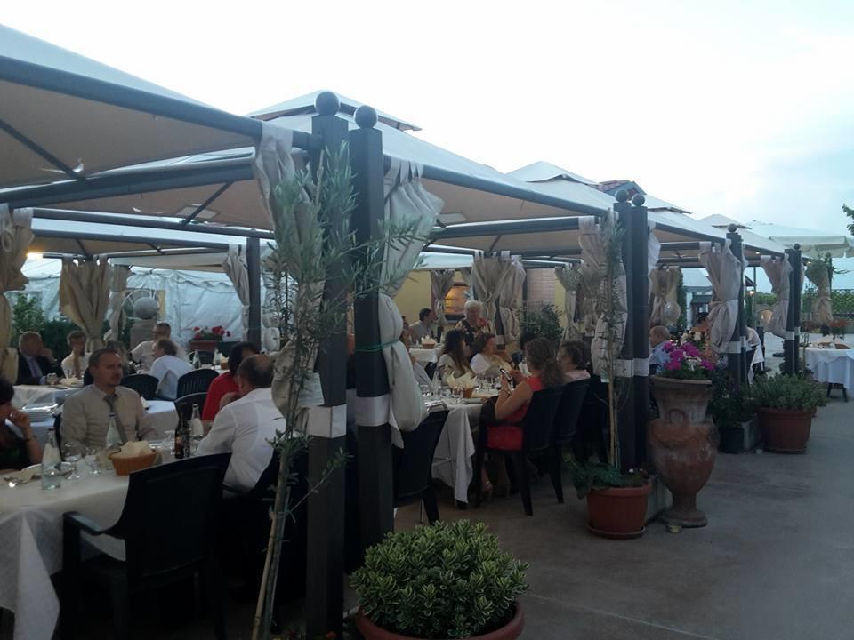 Agriturismo La Brezza Castelnovo di Sotto Esterno foto